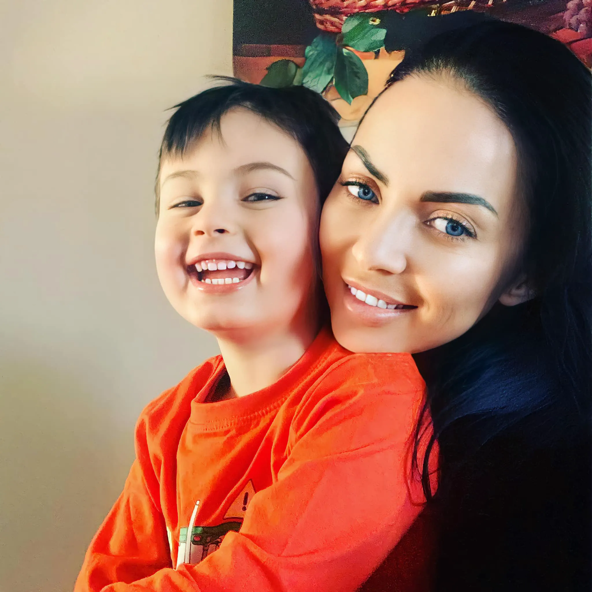 Moartea frumoasei de la primărie a readus în dezbatere pandemia și vaccinul antiCovid. În vară, a mai murit o colegă de-a ei