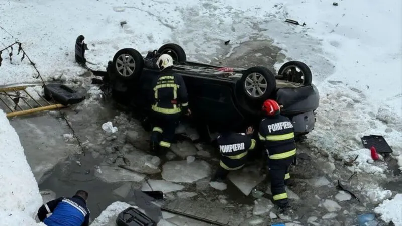 Copilul care a sfârșit în mașina căzută în râul Bistrița a fost înmormântat. Cuvintele tatălui lui i-au împietrit de durere pe toți cei prezenți la cimitir