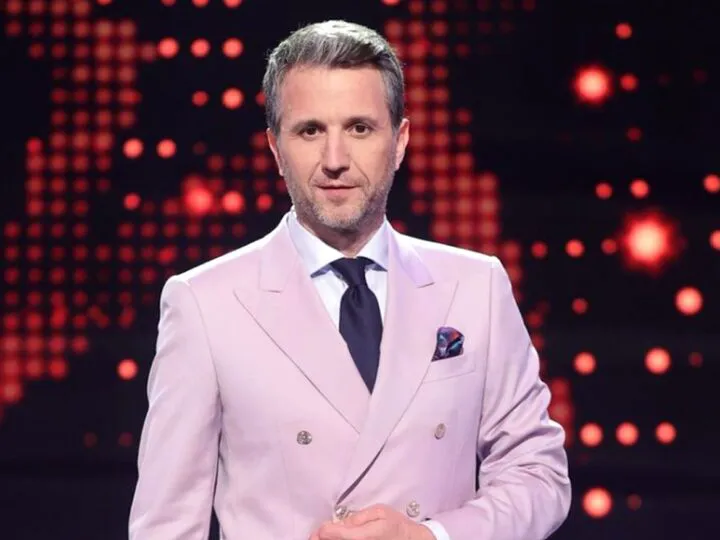 Divorțatul Andi Moisescu a fost răsfățat de ziua lui de două femei. Ce surpriză a primit juratul de la „Românii au talent”