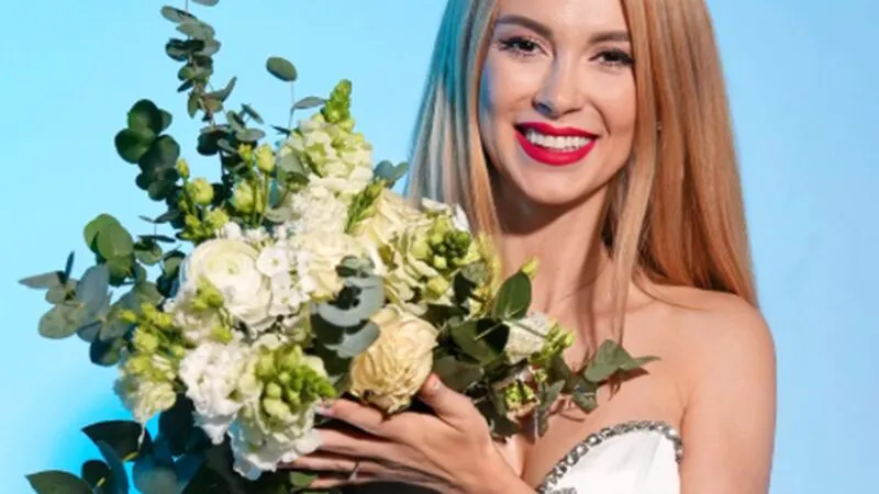 Andreea Bălan își pune fanii pe jar. Ce rochie de mireasă va purta la nunta cu Victor Cornea. Video