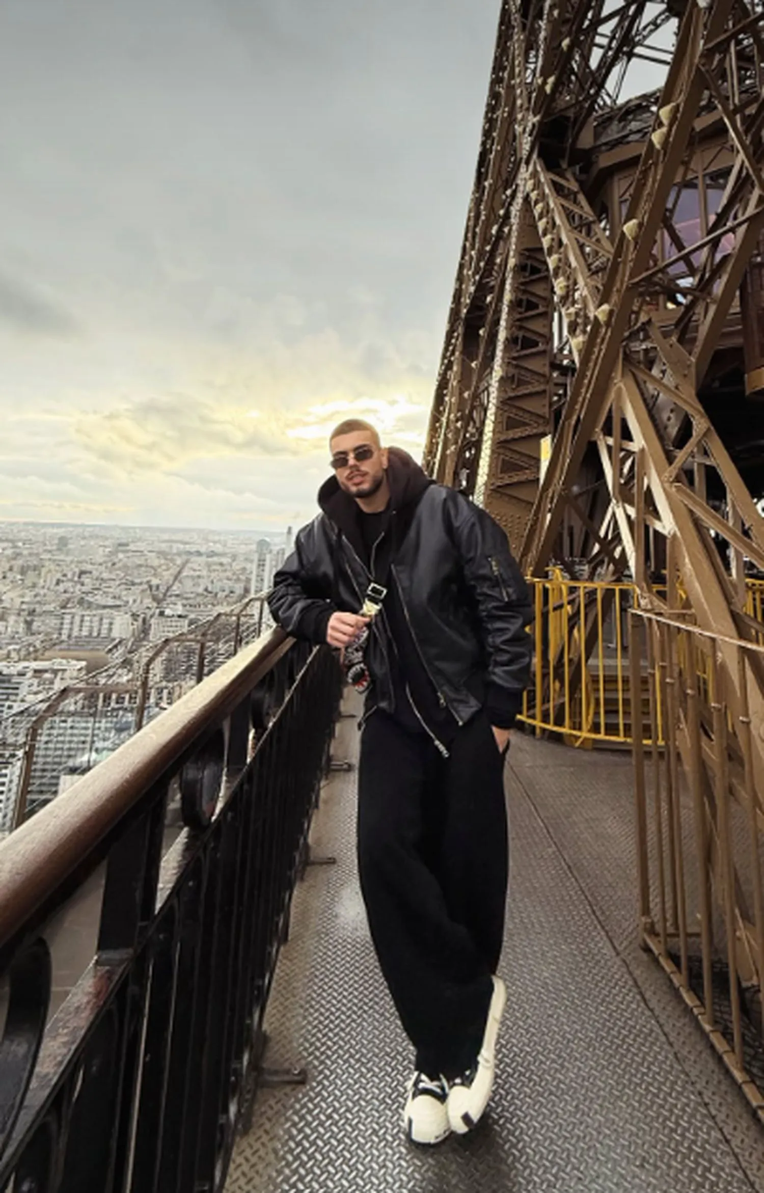 Andrei Bănuță, șocat de restaurantele din străinătate. Artistul crede că e blestemat. Video