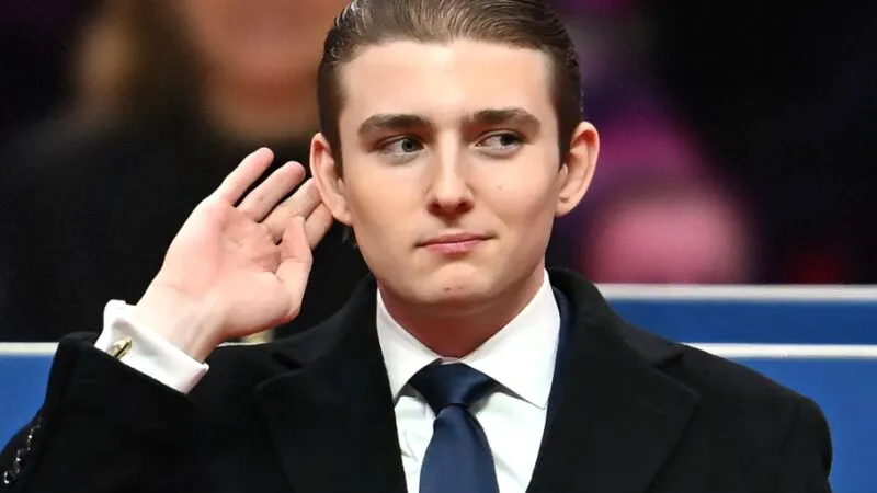 Barron Trump a salvat o femeie. Iubitul gelos o bătea, crezând că fiul presedintelui SUA are o aventură cu ea