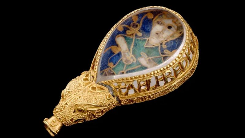 Povestea celei mai fascinante bijuterii regale. A fost realizată între 871-899