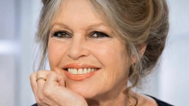 Brigitte Bardot, înmormântată într-un sicriu de nuiele împletite. S-a cântat în biserică
