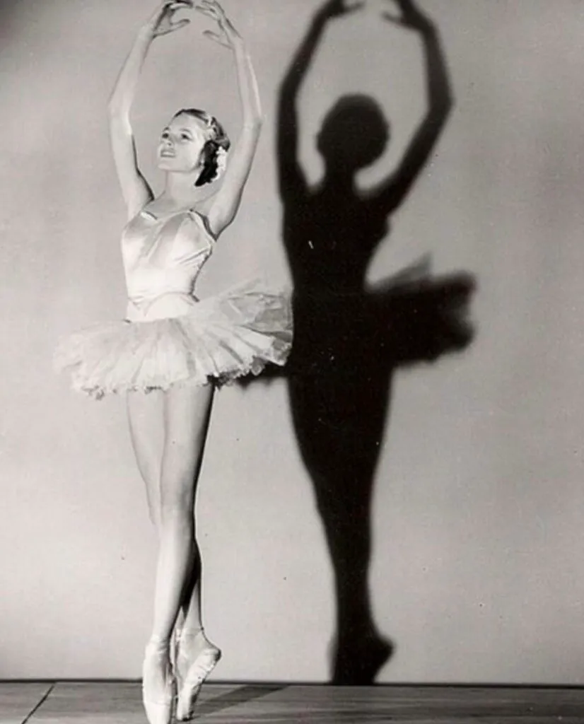 Cum a reușit Brigitte Bardot să popularizeze balerinii purtați în oraș. Înaintea ei, nimeni nu-i încălța pe stradă