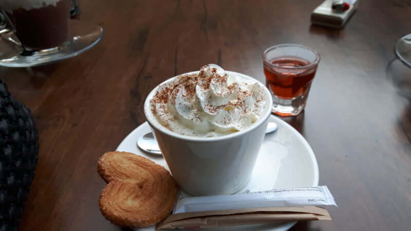 Bancul zilei. Un tip la restaurant. Ce să vă aduc la desert, domnule? O cafea…