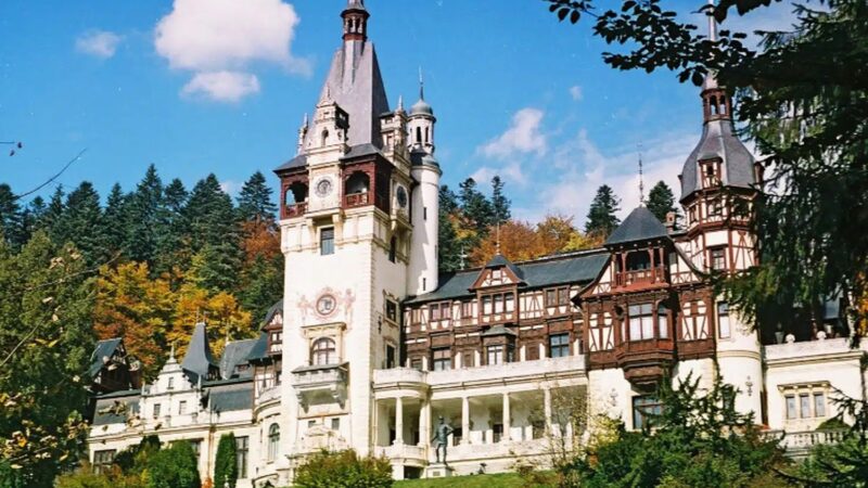 Tunelurile secrete din zona montană a României există. 28 de kilometri de labirint sunt chiar sub Peleș