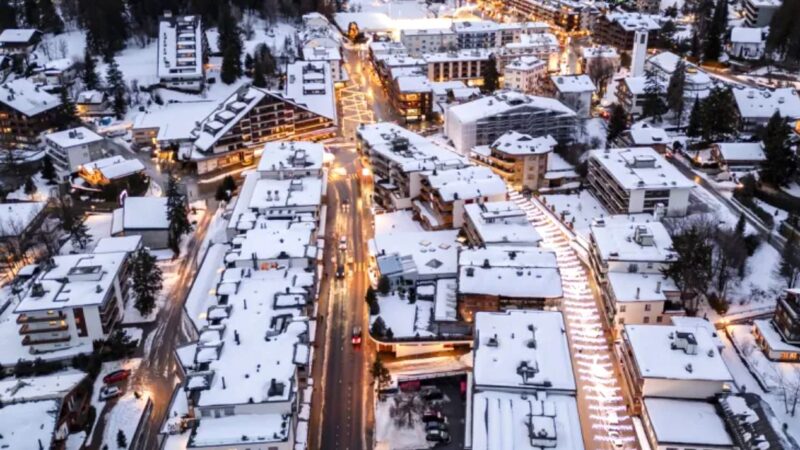 Incendiul de la barul din Crans-Montana a distrus întreaga stațiune. Autoritățile elvețiene au procedat ca la Colectiv