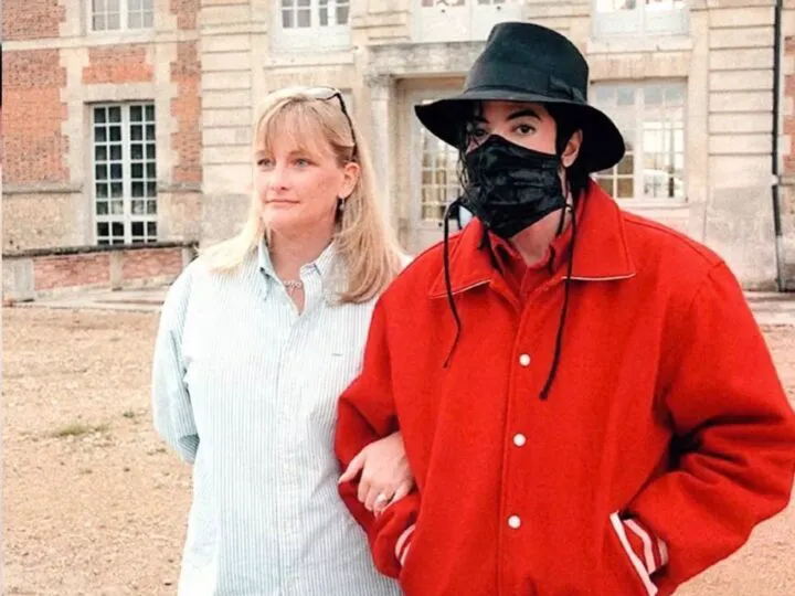 Viața retrasă a lui Debbie Rowe, fosta soție a lui Michael Jackson. Noi detalii despre nașterea copiilor