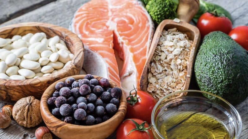 Nu doar dieta mediteraneană face minuni, nordicii au secretele lor. Ce presupune Noua Dietă Nordică?