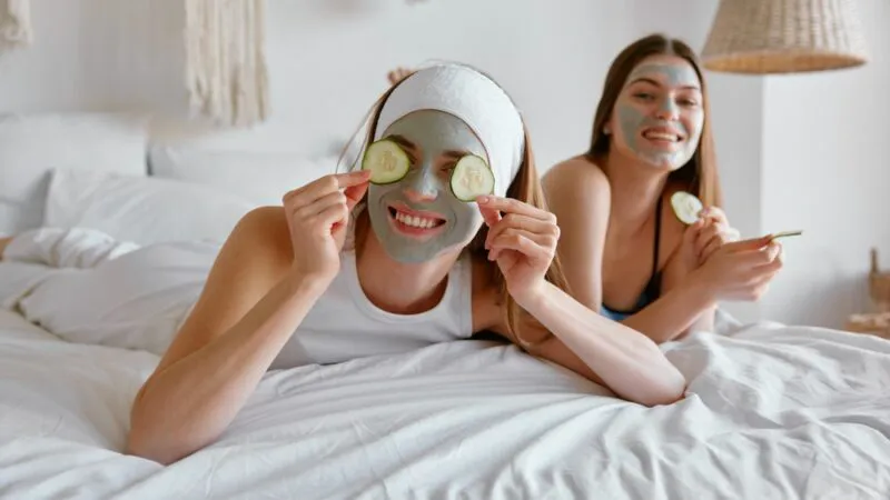 Beneficiile măștilor cu argilă: detoxifiere și îngrijire delicată pentru orice tip de ten