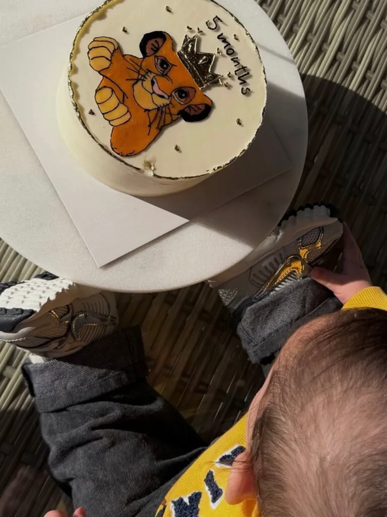 Ianis Hagi trece prin „febra primului copil”. Fiul legendarului fotbalist stârnește râsul mămicilor