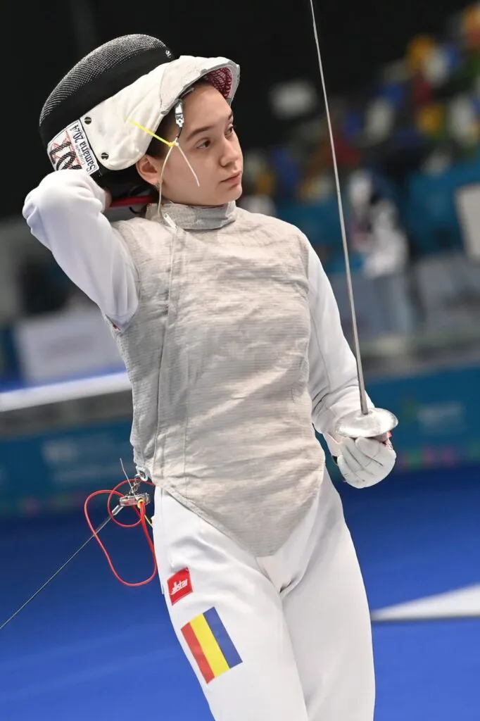 Sportiva din Timișoara care a impus România la o competiție din Peru. Alexandra Adoch este deja cea mai bună floretistă din țară