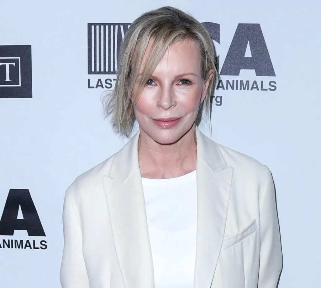 Cum arată, la 72 de ani, Kim Basinger, partenera lui Mickey Rourke din „9 săptămâni și jumătate”
