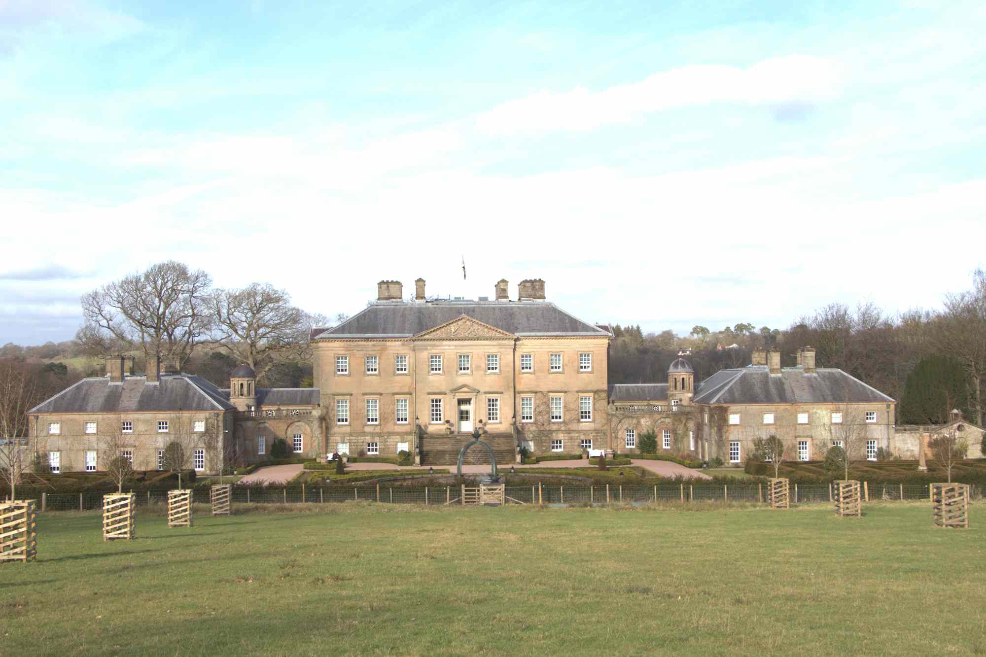 Regele Charles se apucă de organizării de nunți. Vrea să cheltuie o sumă fabuloasă 