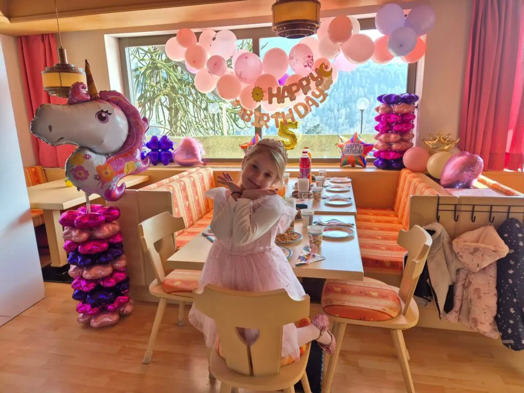 Drama Corinei Maria. „Copilul nimănui” a devenit o mamă exemplară și a murit alături de fiica ei