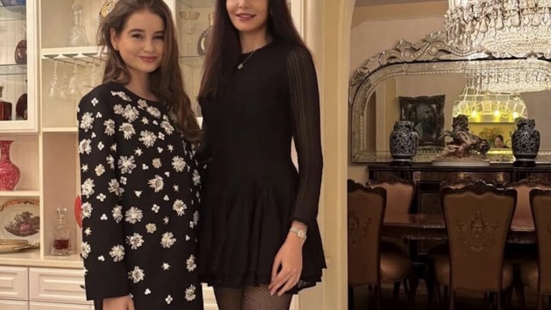 Monica Gabor continuă să-și inițieze fiica majoră. A dus-o la „Moulin Rouge”