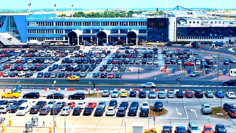 Poliția de la Otopeni le-a lăsat fără comoară: aur și zeci de mii de euro, confiscate. Fiica și mama aduceau marfa din Dubai