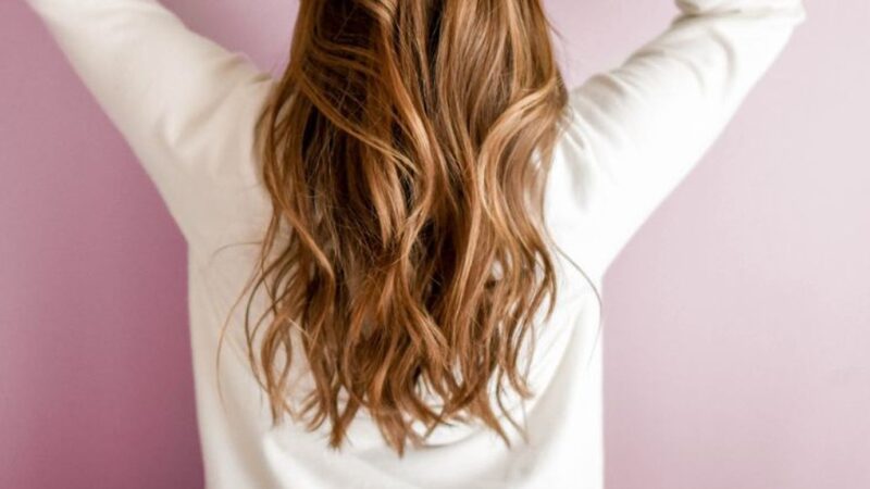 Un chelios la farmacie: Dați-mi o lotiune pentru creșterea părului. Leșini de râs ce urmează