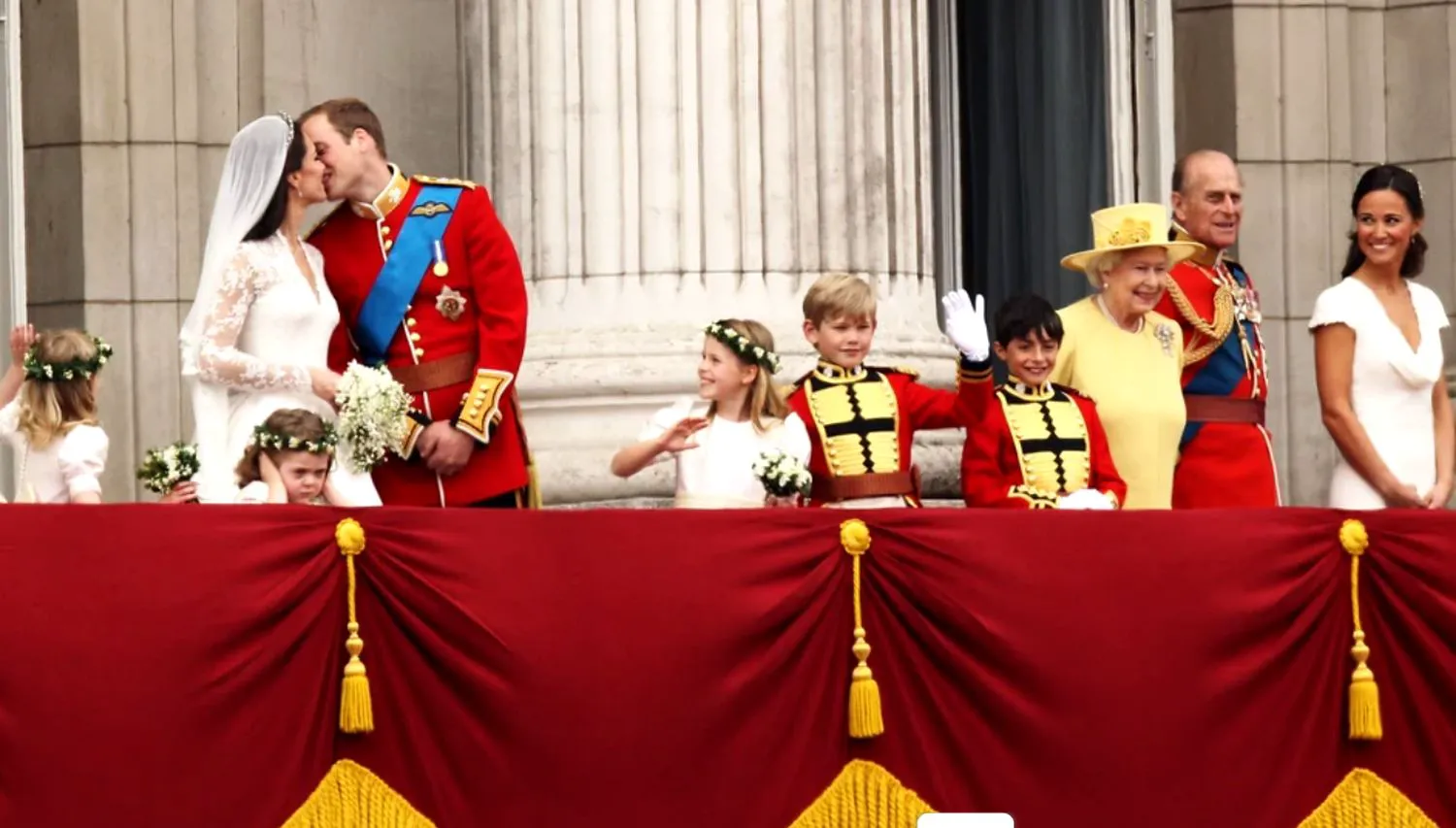 Albastrul, culoarea divorțului în familia regală britanică. Cum a prezis regina Elisabeta sfârșitul mariajelor