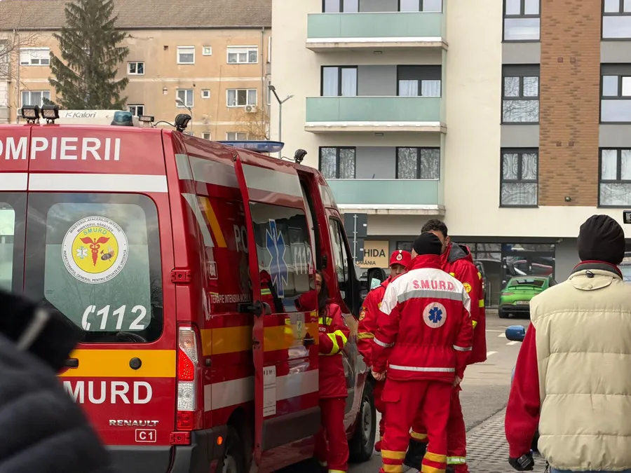Val de nenorociri asupra României: un copil de 13 ani, găsit mort în fața blocului după ce și-a vizitat un prieten