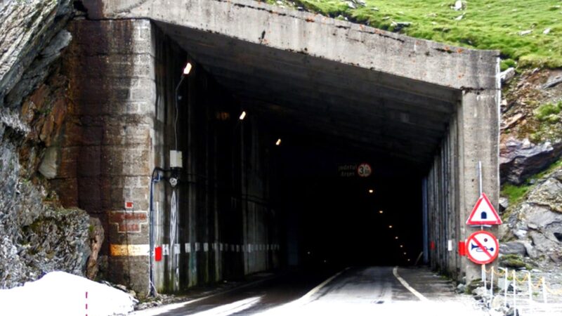 Tunelul Capra-Bâlea, cel mai lung tunel rutier din România. Povestea ascunde secrete întunecate