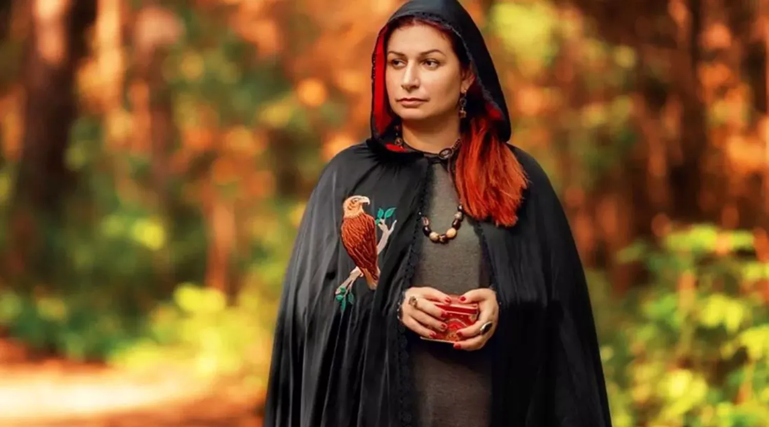 S-au întors blestemele asupra ei. Vrăjitoarea lui Putin, condamnată la închisoare după ce „a aruncat vrăji” împotriva dușmanilor conducătorului Rusiei