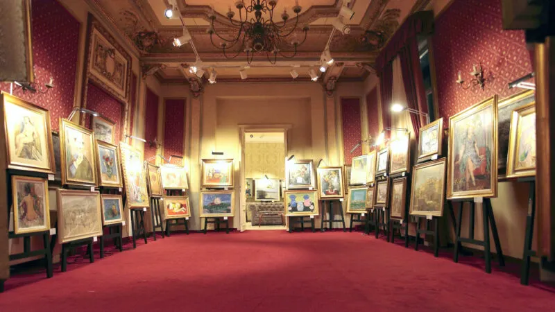 Averea fostului ministru ascunsă în pereți, scoasă la mezat. Tablouri rare, greu de vândut