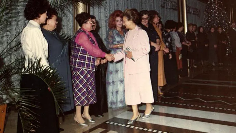 Povestea pantofilor Dacianei Sârbu. Iată cum a ajuns să îi aleagă de la Elena Ceaușescu – Exclusiv 3 Elena Ceaușescu, dar și alte tovarășe din clasa politică, purtau pantofi produși la Guban. Foto arhiva Evenimentul istoric