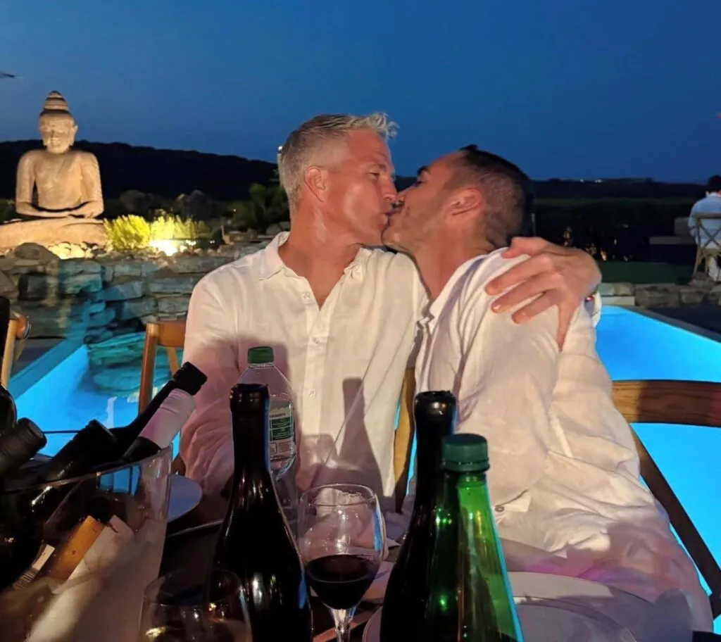 Fratele lui Michael Schumacher se căsătorește cu un bărbat mai tânăr