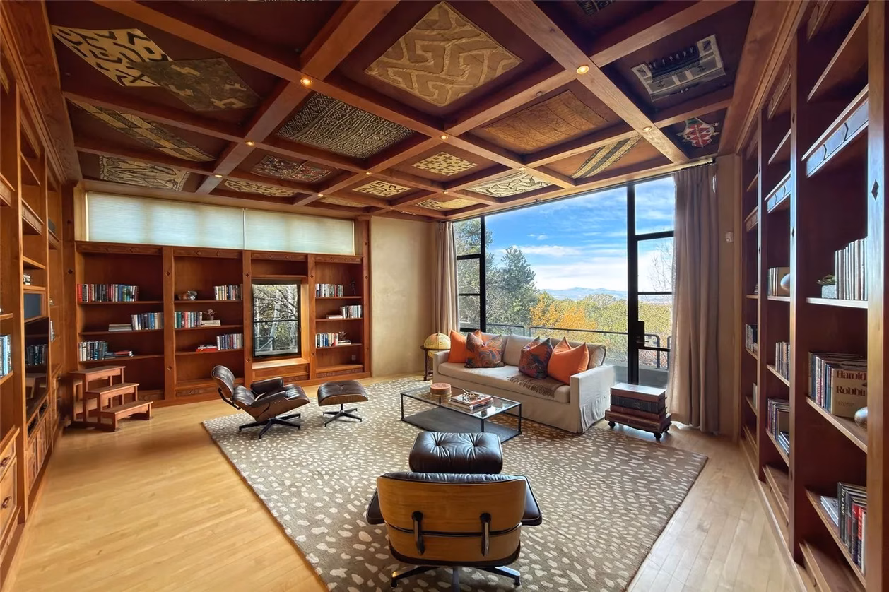 Casa în care au murit Gene Hackman și Betsy Arakawa, scoasă la vânzare. Imaginile cu proprietatea au atras rapid oferte