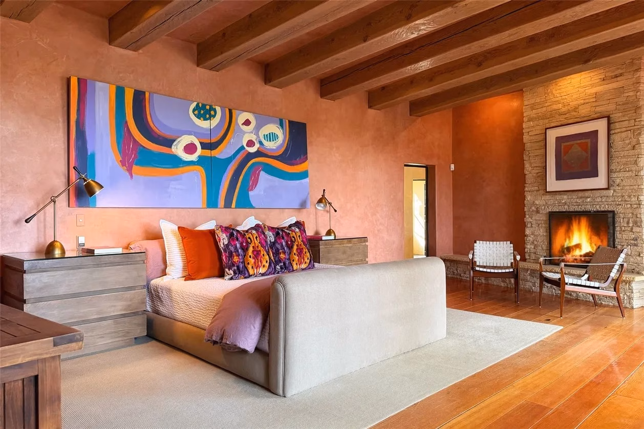 Casa în care au murit Gene Hackman și Betsy Arakawa, scoasă la vânzare. Imaginile cu proprietatea au atras rapid oferte