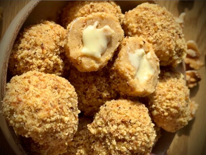 Marlenka, varianta bomboane de casă – desert fin cu miere și nucă. Rețetă