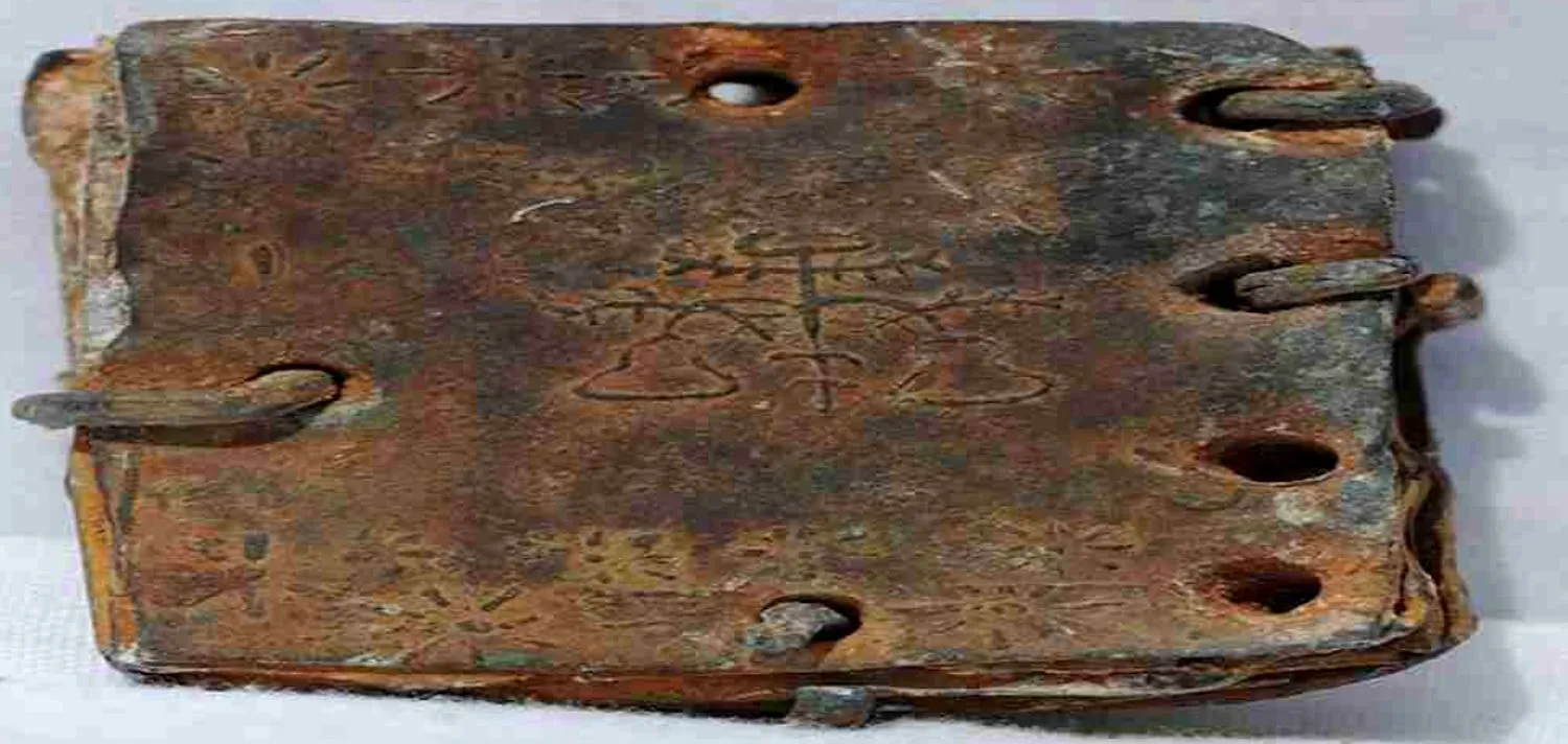 Biblioteca cu cărți din plumb, care poate schimba istoria. Descoperirea lor a fost prezisă