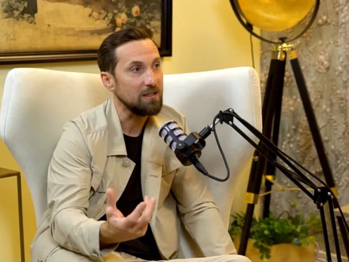 Dani Oțil, sclifosit la mâncare. Detestă salata orientală, iar în copilărie mama i-a gătit doar trei preparate culinare