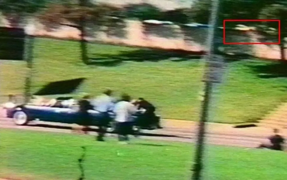 Filmul secret al asasinării lui Kennedy, dovada care lipsește. Cine a tras al patrulea glonț