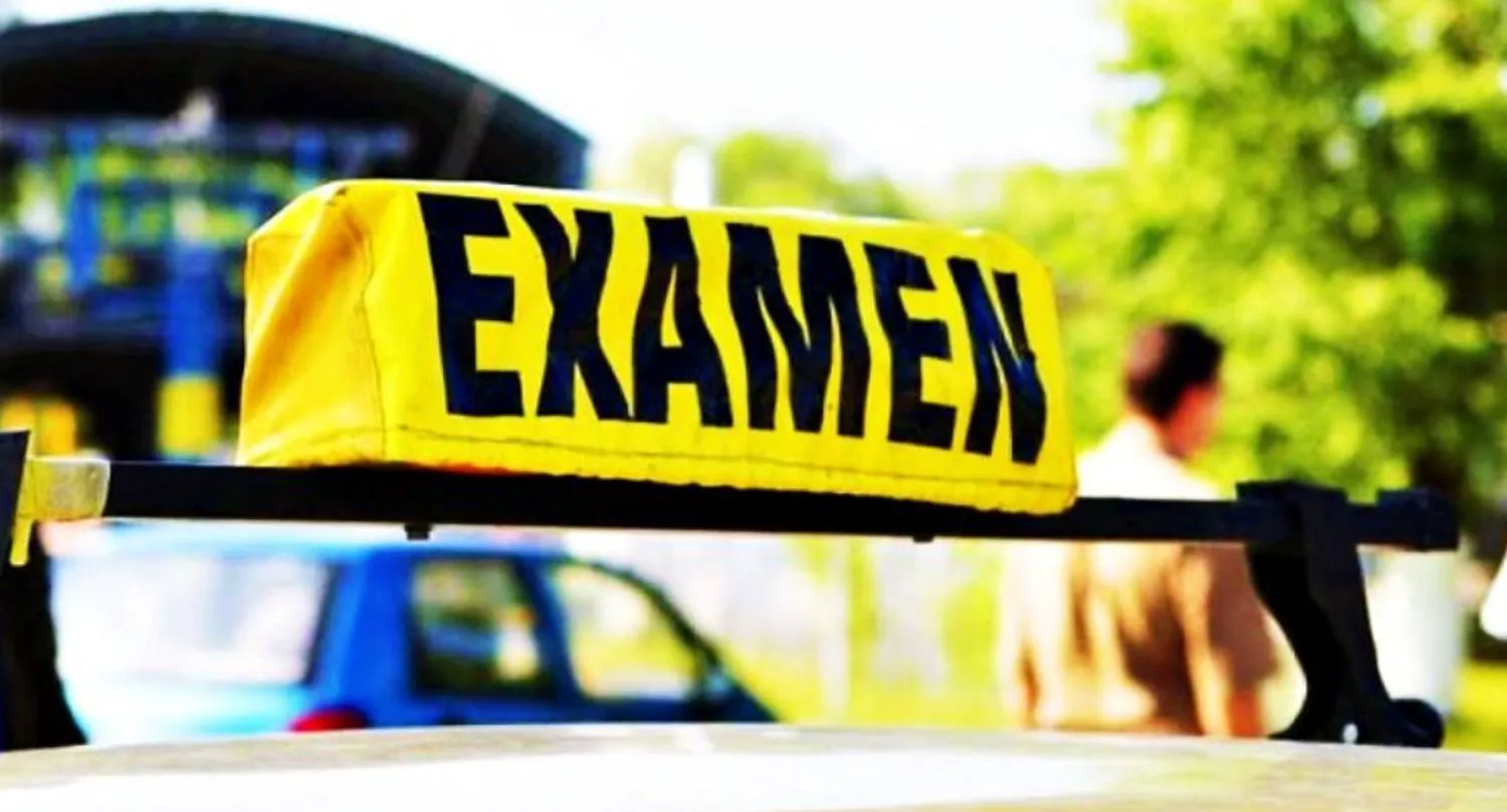 Bancuri. Un tânăr se prezintă la examenul auto și instructorul îl întreabă… Râzi cu lacrimi la ce urmează