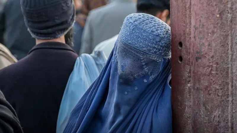 Violența domestică a devenit lege sub regimul taliban din Afganistan. Femeile pot fi bătute, bărbații trebuie doar să fie „atenți”