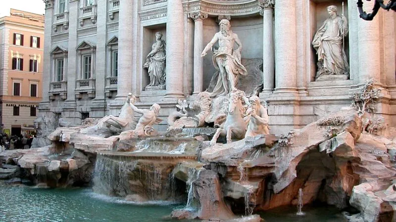 Fontana di Trevi – Unde ajung cele 2 milioane de euro care se strâng anual din celebra fântână