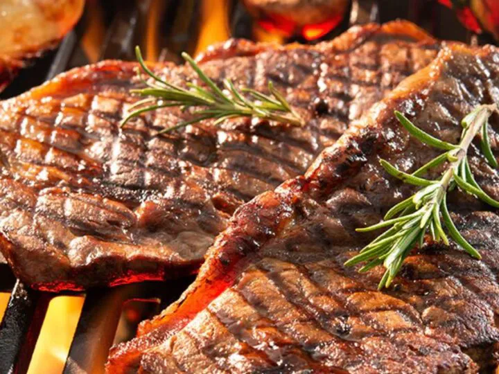 Bancul zilei. Frate, te invit la mine dacă vrei. Facem un grătar. Ok, vin. Ce să aduc?…