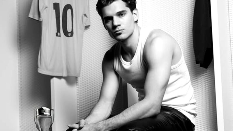 Ianis Hagi are ca model de viață un celebru comediant. Tânărul povestește ce fel de tată este celebrul Gică Hagi