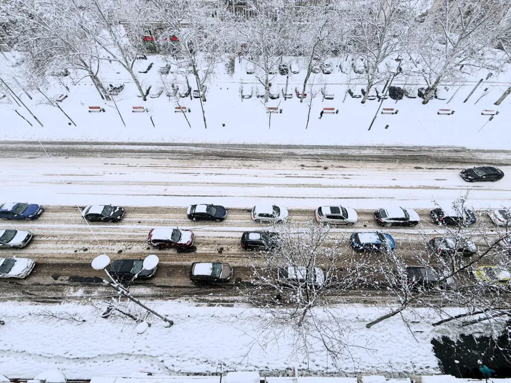 ISU, analizat de un psihiatru trezit la 4 dimineața de RoAlert pentru ninsoare: „O societate expusă la tonuri apocaliptice...”