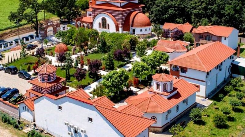 Moment istoric pentru credincioșii din România. Capul Sfântului mare Mucenic Gheorghe, pentru prima dată la Mănăstirea Pantocrator