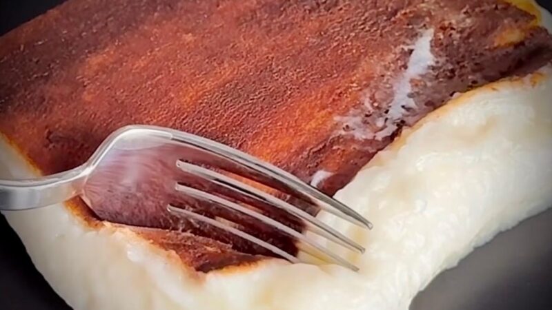 Prăjitura turcească din lapte, la tavă. Rețeta unui desert ieșit din comun