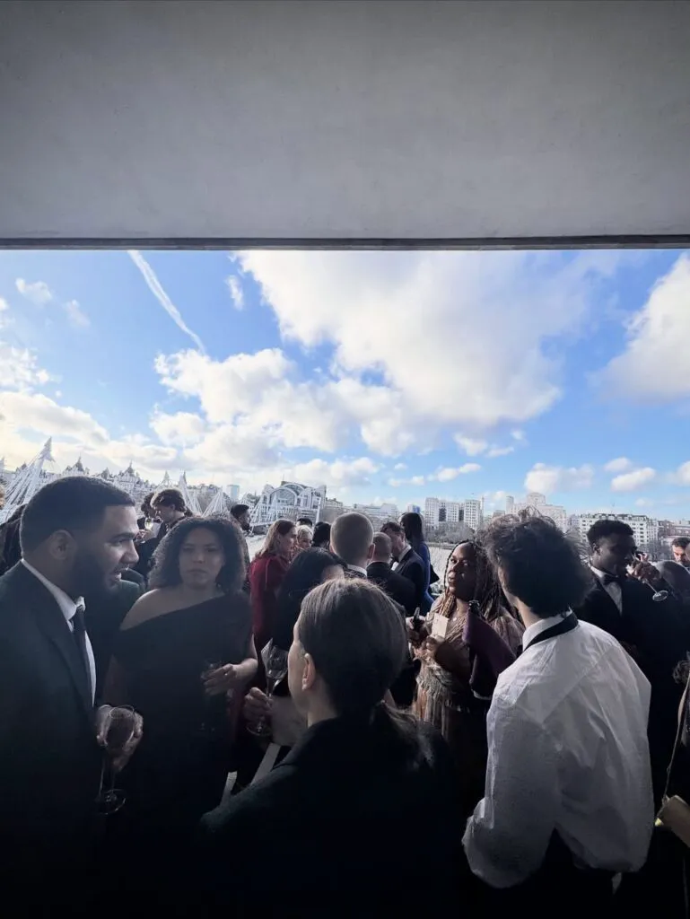 Actor român la BAFTA 2026. A spus tot ce a văzut: „Di Caprio avea mai mulți bodyguarzi ca Prințul William”