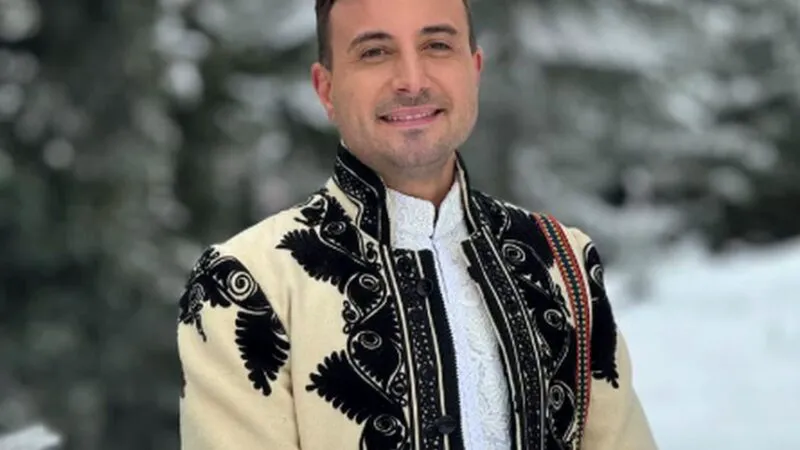 Cântărețul Valentin Sanfira, poreclit după păpușa unei vrăjitoare. „Mi-am strigat norocul de mic, în cărucior”