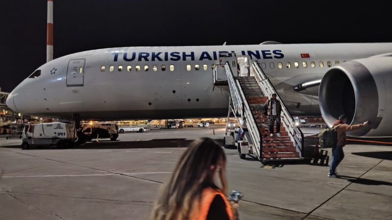 De ce să alegi această băutură la fiecare zbor cu avionul. Sfaturi de la o stewardesă