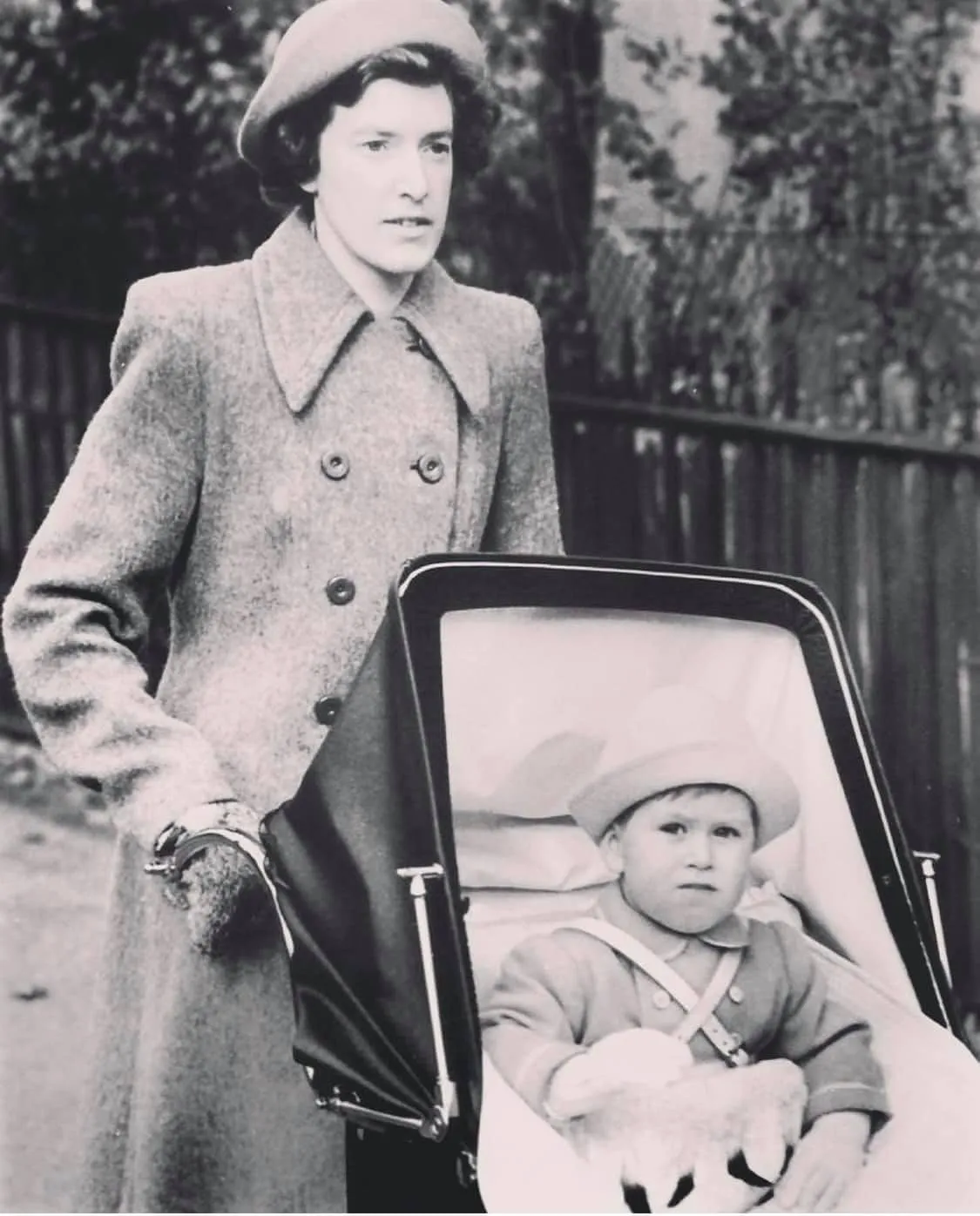 Prințesa Diana, supărată pe bona Regelui Charles. Mabel Anderson, figura maternă constantă în lipsa Reginei Elisabeta 