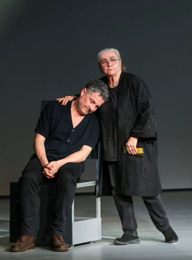 Premieră la TNB: Un spectacol despre ipocrizia lumii de azi