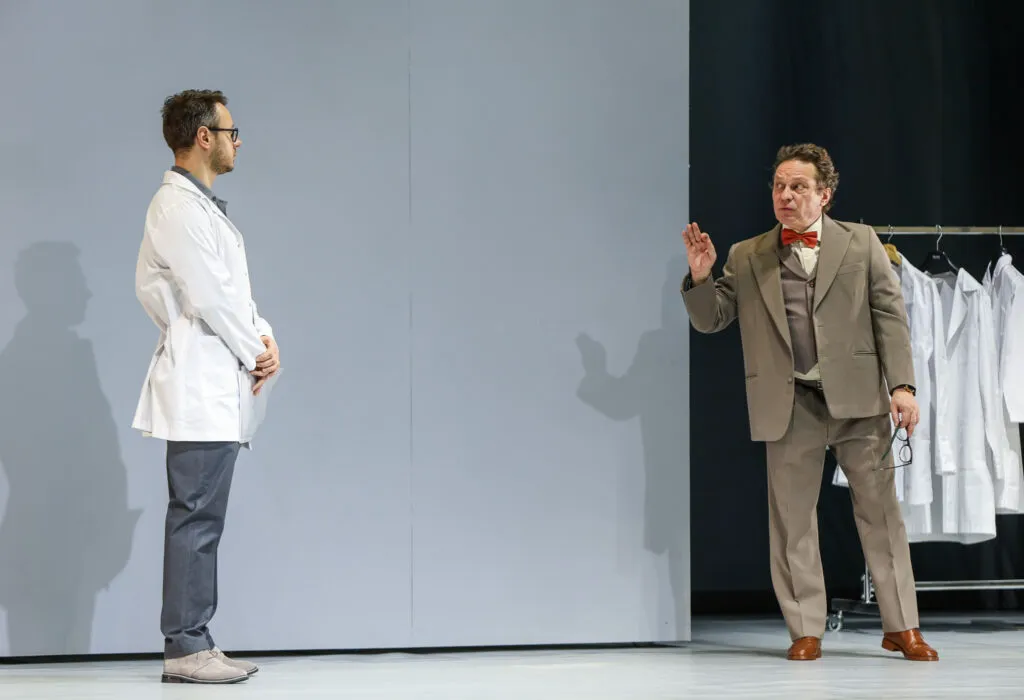 Premieră la TNB: Un spectacol despre ipocrizia lumii de azi